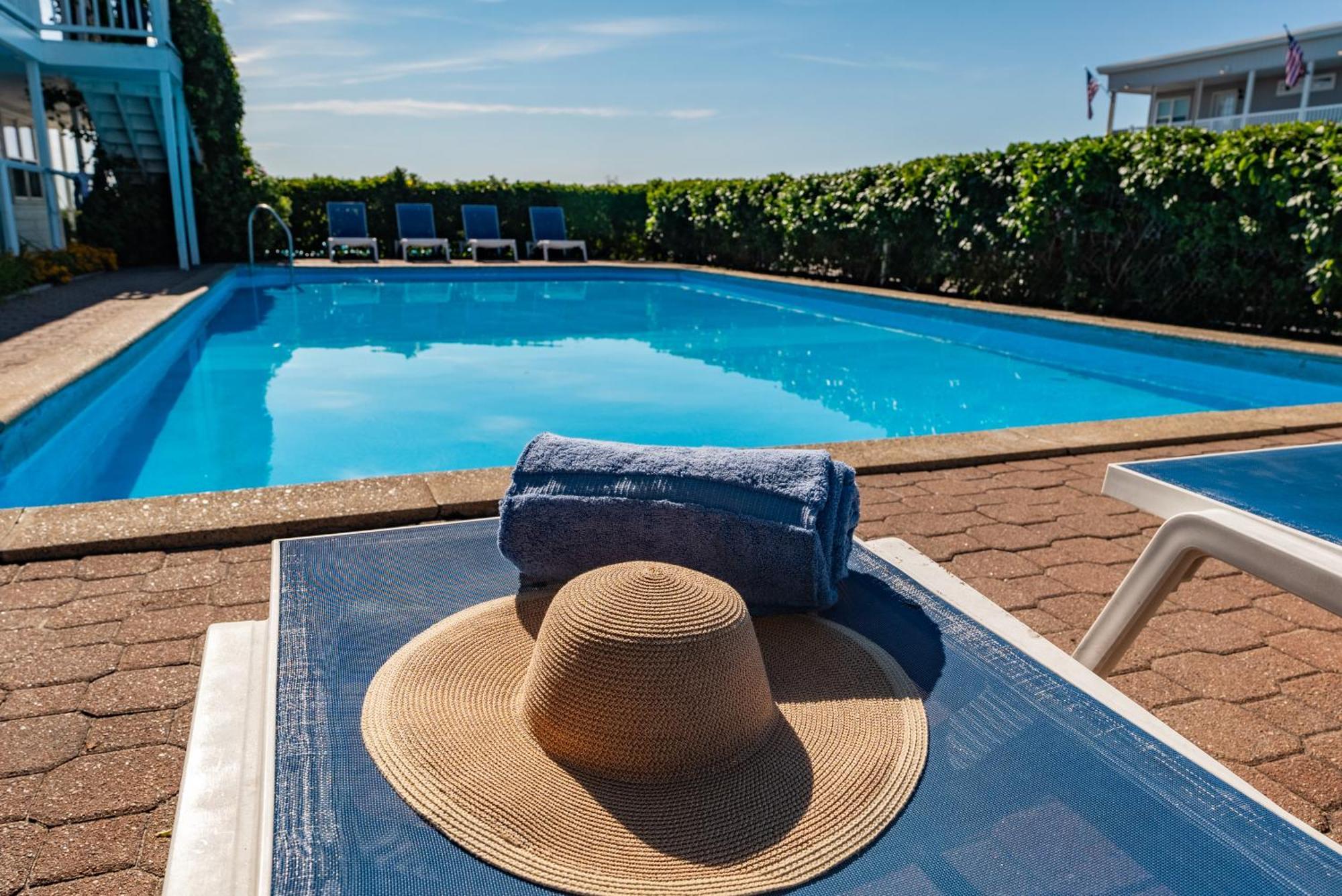 The Edgewater Hotel 3*