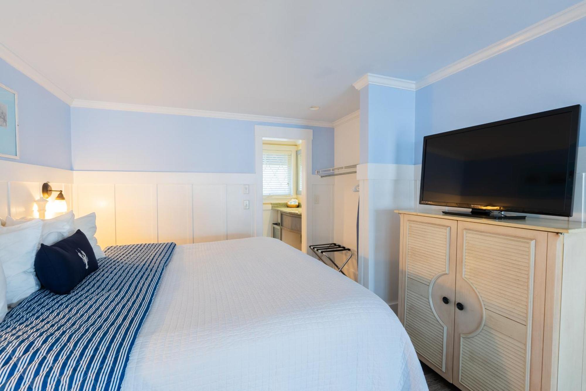 The Edgewater Hotel 3*