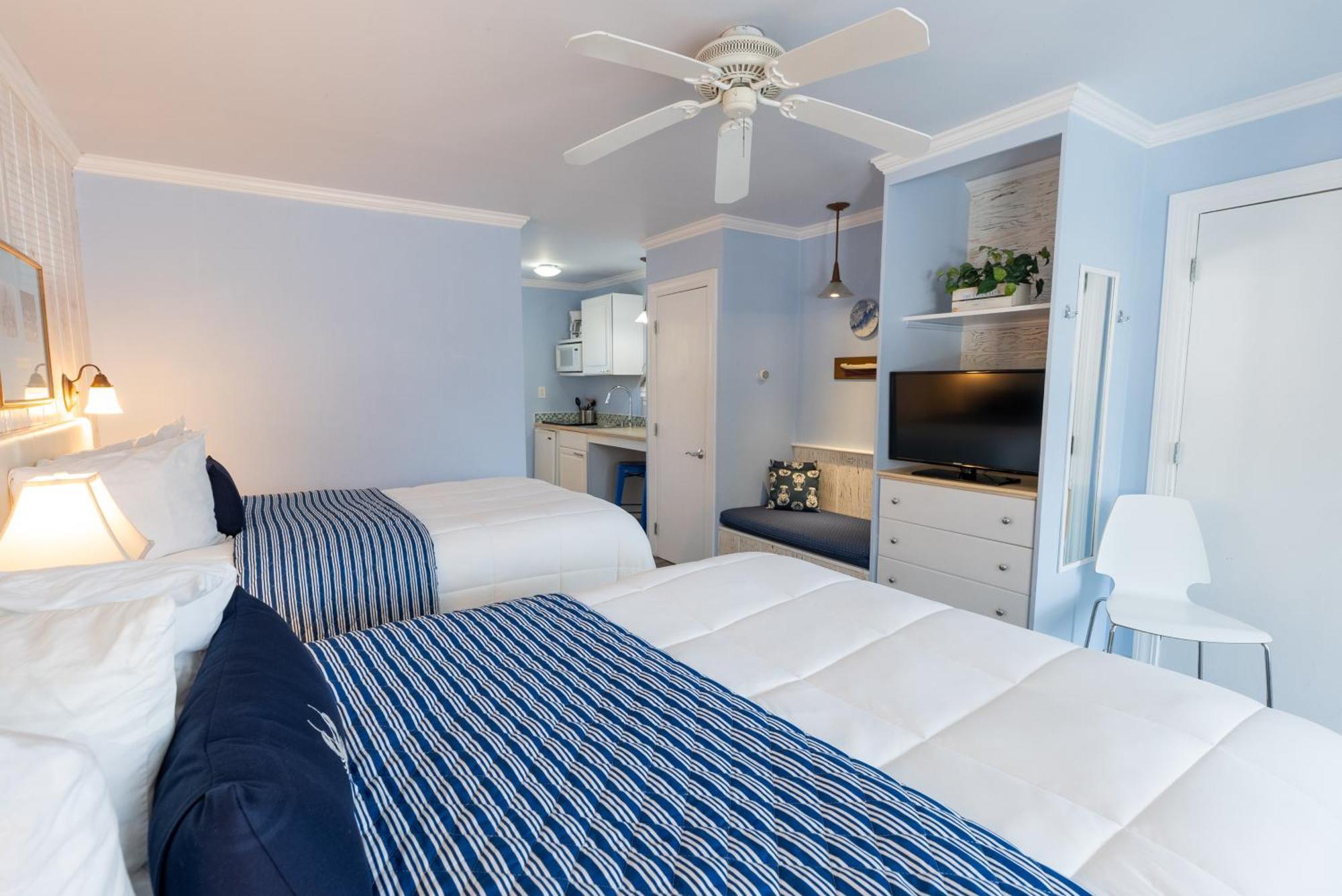 The Edgewater Hotel 3*